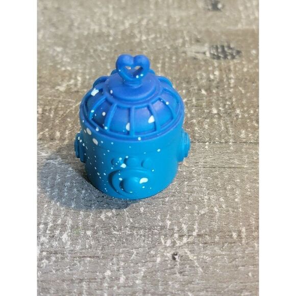 Blue white splattered fire hydrant heart doll accessory - Picture 1 of 4